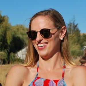 Meet your Posher, Eliza